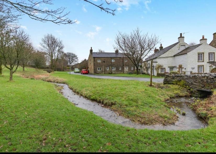 Westside Cottage, Newby, Clapham, Yorkshire Dales National Park, Famous Three Peaks, Near The Lake District, Pets Are Welcome Newby  Экстерьер фото